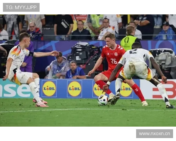 拜仁慕尼黑比赛方式变化:从压制到拉锯,当前阶段战术调整对球队表现带来影响 拜仁慕尼黑比赛方式变化:从压制到拉锯,当前阶段战术调整对球队表现带来影响