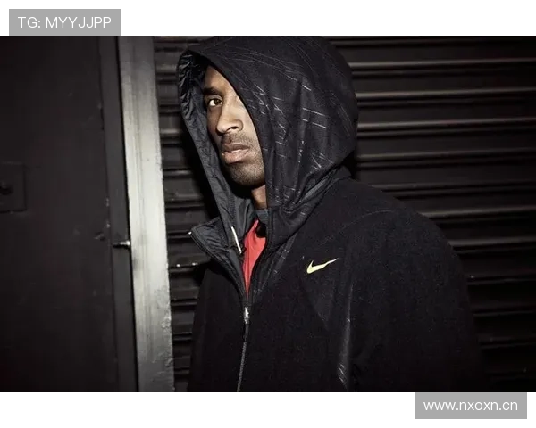 刷到科比·布莱恩特的生活照，人家连慵懒都像赛前热身，普通人只能默默羡慕