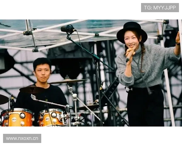 孙悦这生活节奏跟节目组导演似的，球场上一秒正经下一秒就开撕戏还挺带劲