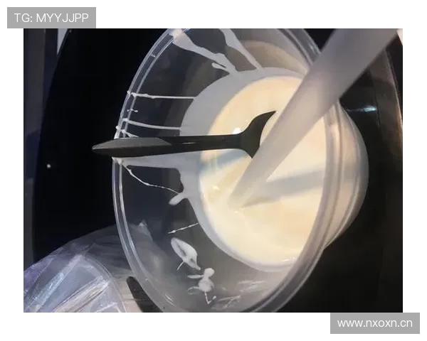 杨千霖家冰箱里塞满蛋白粉，连饮料都是自己称重兑的