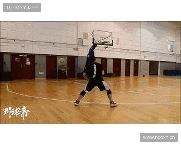 篮球持球启动规则中中枢脚确立与合法移动的具体界限解析 篮球持球启动规则中中枢脚确立与合法移动的具体界限解析